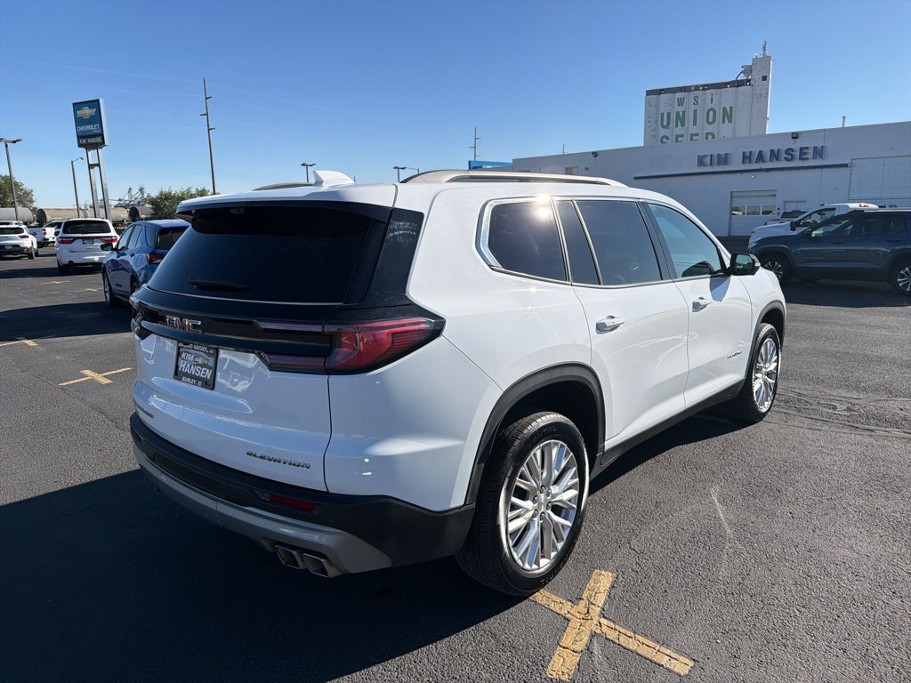 2026 GMC Acadia Elevation