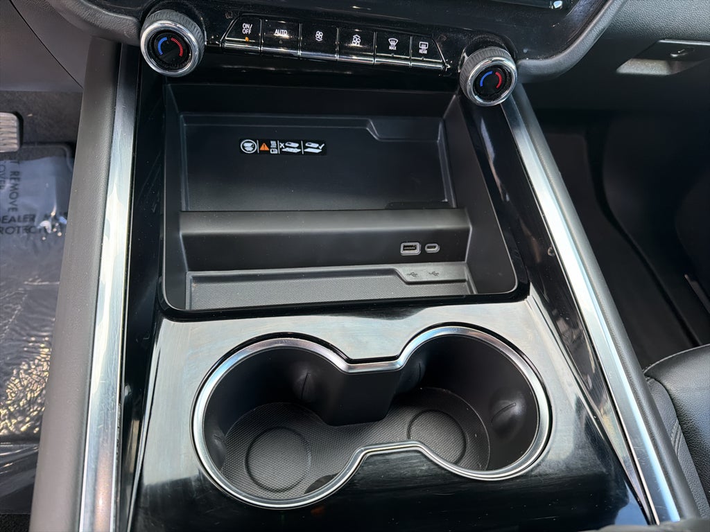 2025 Chevrolet Suburban LT