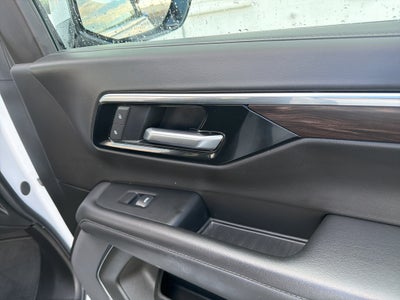 2025 Chevrolet Suburban LT