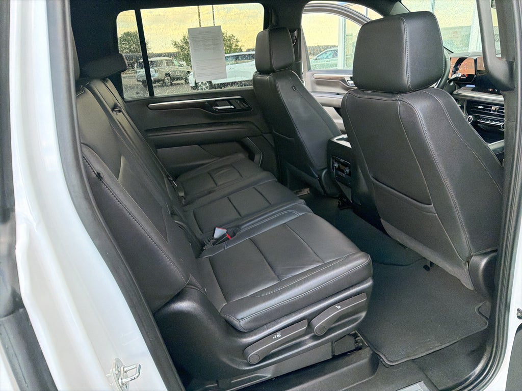 2025 Chevrolet Suburban LT