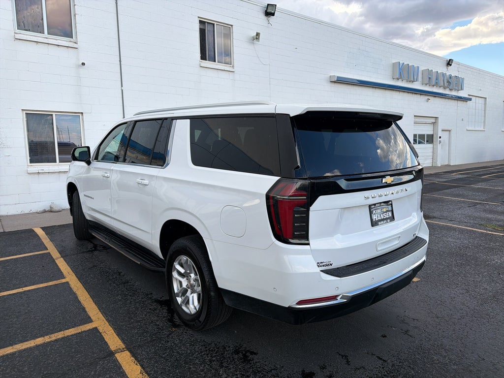 2025 Chevrolet Suburban LT