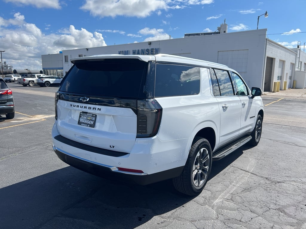 2025 Chevrolet Suburban LT