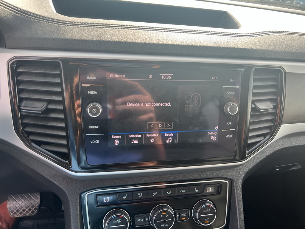 2022 Volkswagen Atlas 3.6L V6 SE w/Technology